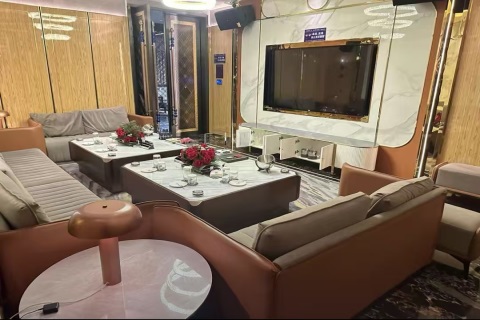 南京蓝梦KTV招聘模特/礼宾员,开启职业新篇章等你来书写成